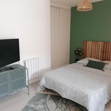 Appartement Cosy Studio* Duo* Wifi* 10 min de Blaye et de sa citadelle à Eyrans-de Soudiac Extérieur photo